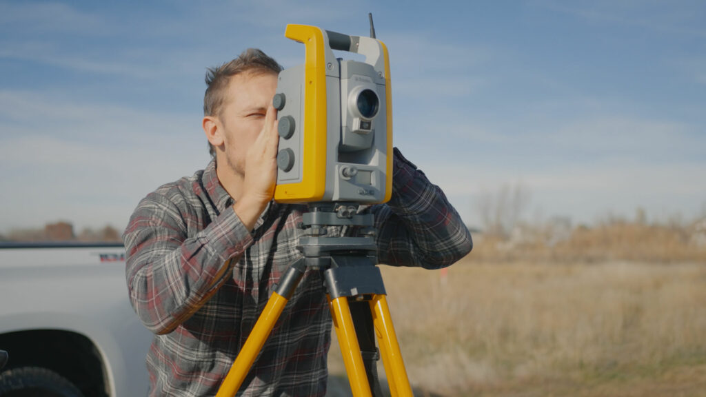 Geomatic surveyor.